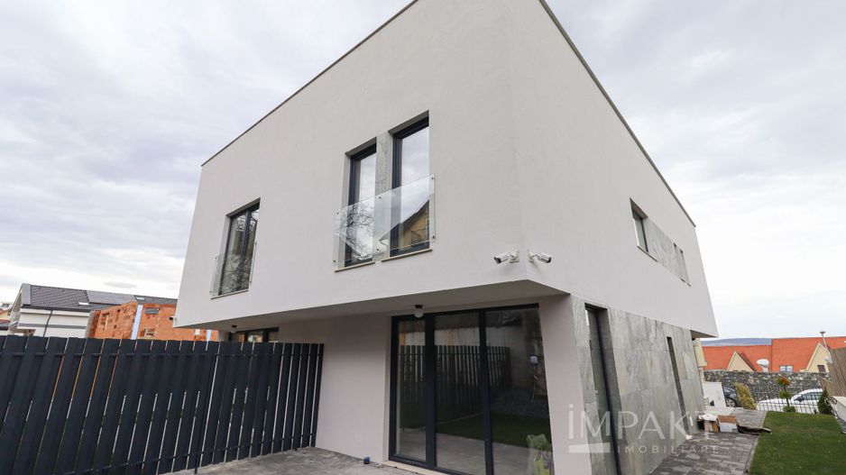 Duplex superb cu 6 camere si 4 bai in Andrei Muresanu! - Poză 1