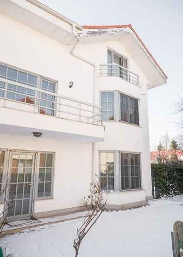 Pipera - Vilă modernă cu 4 dormitoare, curte generoasă și parcare subterană - Poză 13