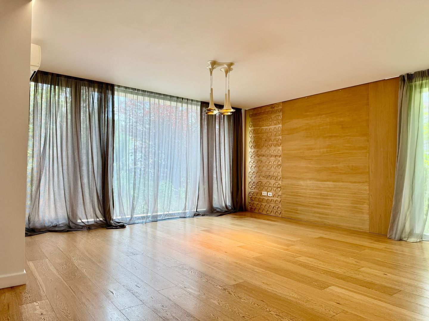 Refined Luxury Residence | Exclusive Villa with Private Spa - Poză 19