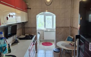 Vanzare apartament 3 camere micro 16 , 60mp, pret 78.000E (negociabil) - Poză 2