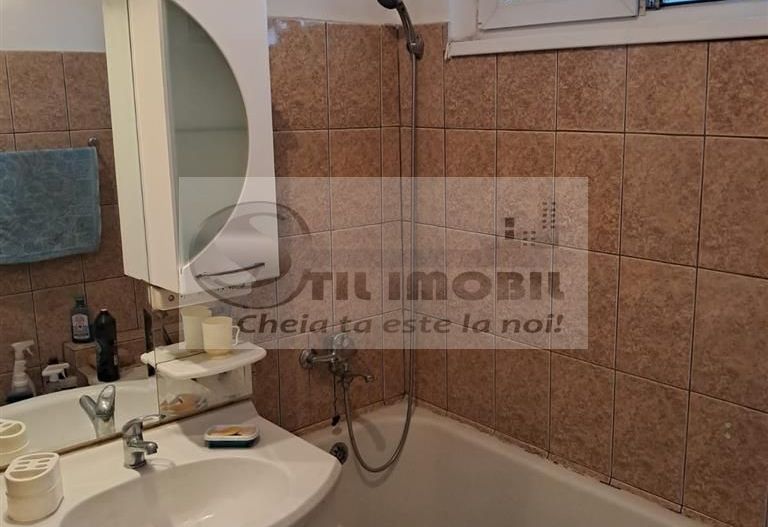 Apartament 2 camere Semidecomandat mobilat utilat zona Tatarasi Nord 85000 euro - Poză 10