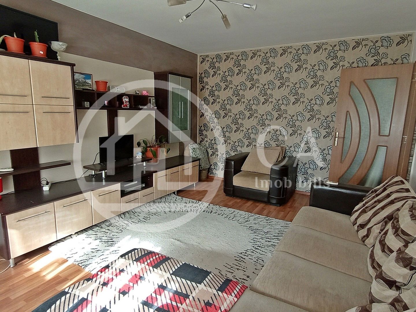Apartament cu 3 camere de vanzare in zona Rogerius, Oradea - Poză 1