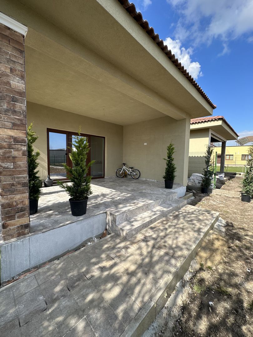 Duplex despartit prin spatiu tehnic  - teren 500mp - Poză 25