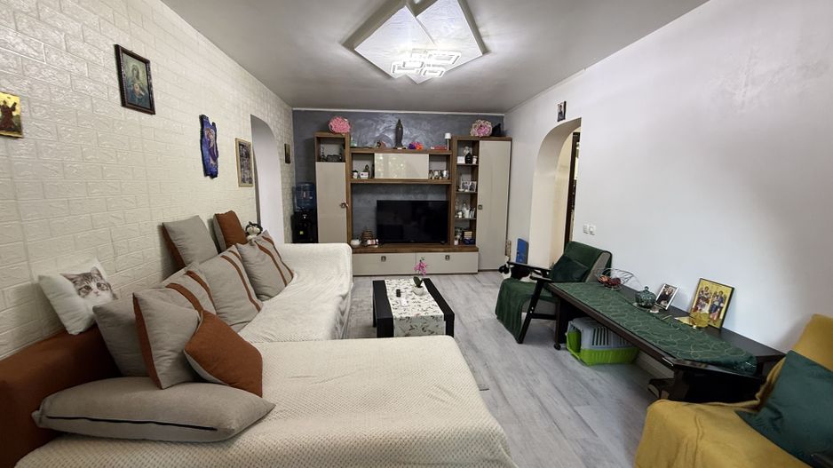 Apartament 3 cam modern complet renovat - mobilat Campina- central - Poză 1