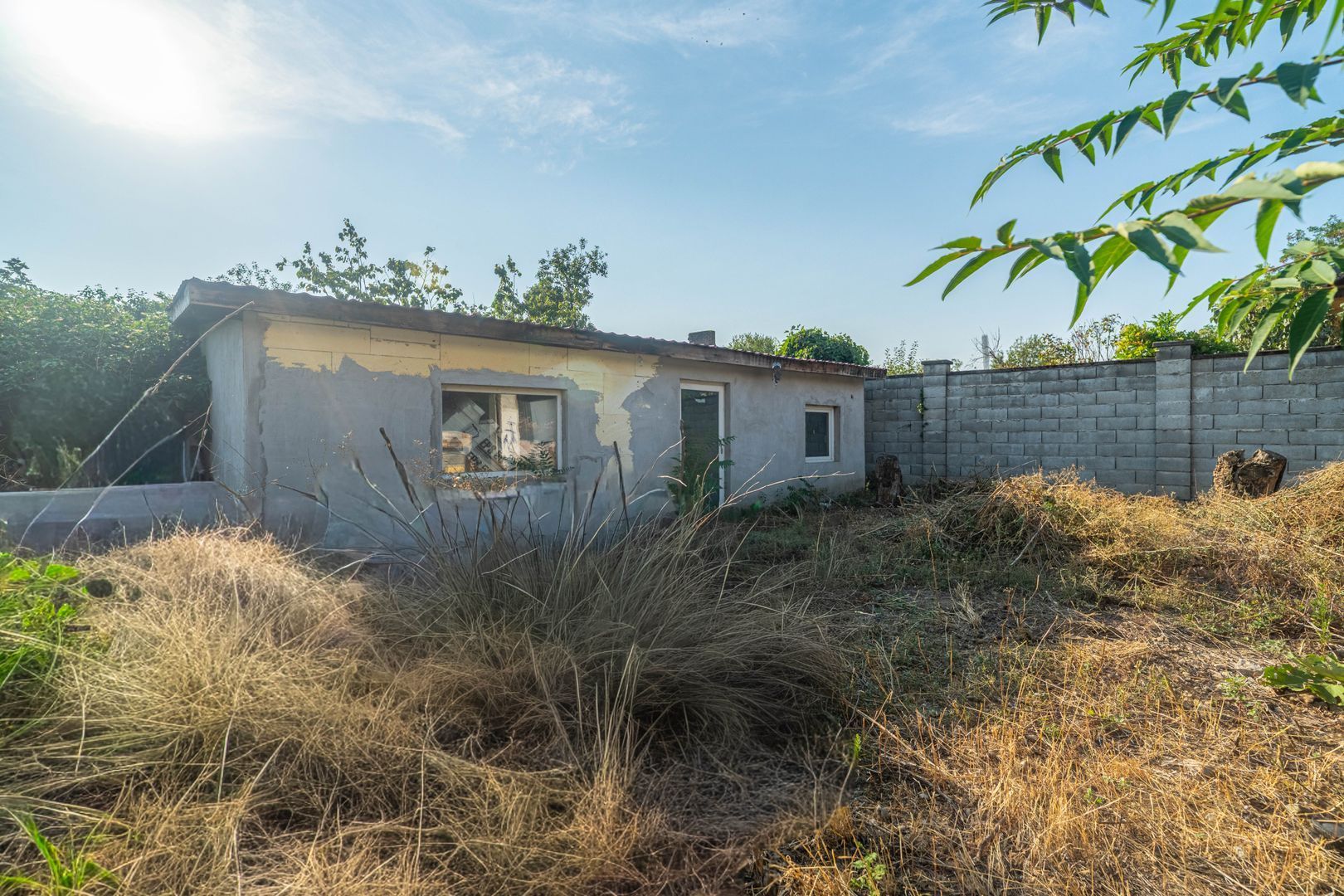 Casa 2 camere + Anexe - teren 648 mp - Alfa - COMISION 0 - Poză 1