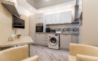 Apartament ultracentral cu 4 camere decomandat, etaj intermediar - Poză 3