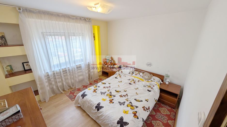 Vanzare Apartament 3 camere Curtea de Arges, Judetul ARGES - Poză 16