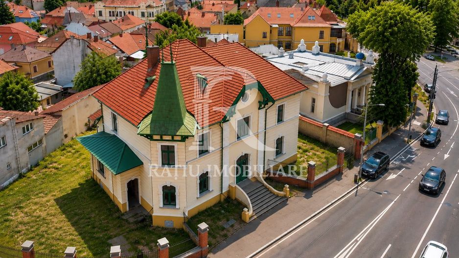 Investiție trophy asset | Clădire reprezentativă în centrul Oradiei - Poză 1