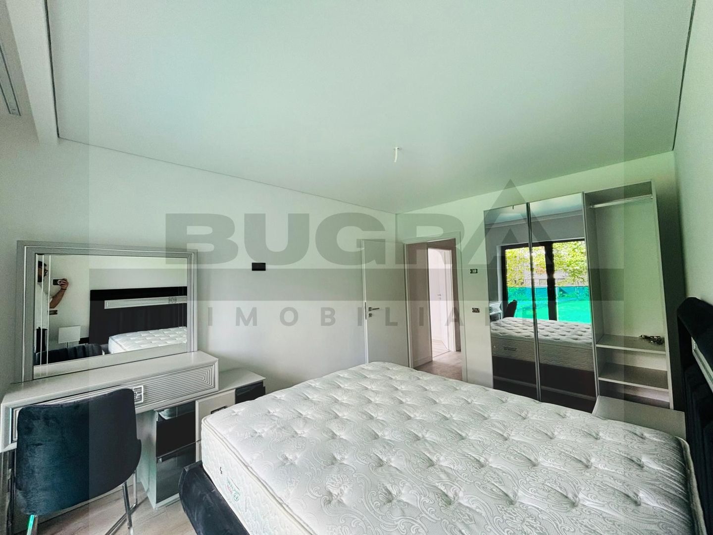 Apartament 4 camere modern, prima inchiriere, garaj, zona Golden Tulip - Poză 3