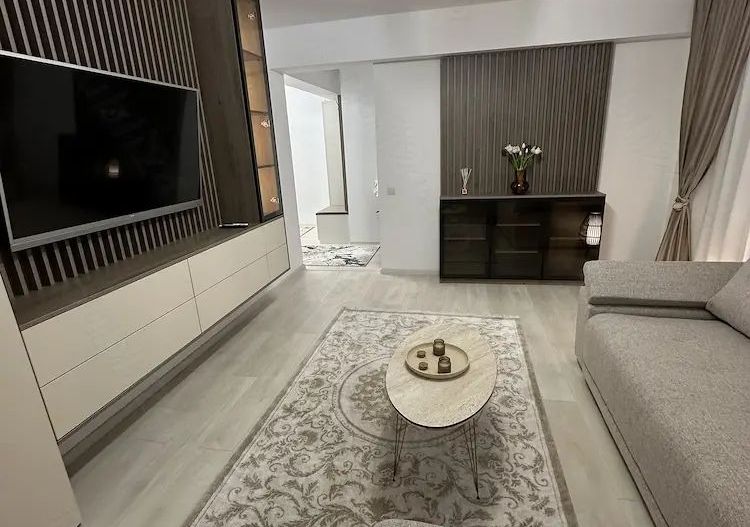 Prima inchiriere, 2 camere lux, parcare, bloc 2025 - Poză 1