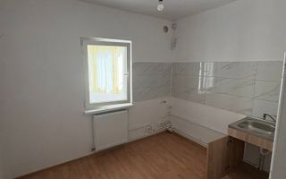 De inchiriat apartament cu 2 camere nemobilat, I. C. Frimu, etaj 3, 300 Eur - Poză 3