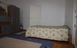 ideal pentru studenti sau o familie, cladire istorica, centrala proprie - Poză 8