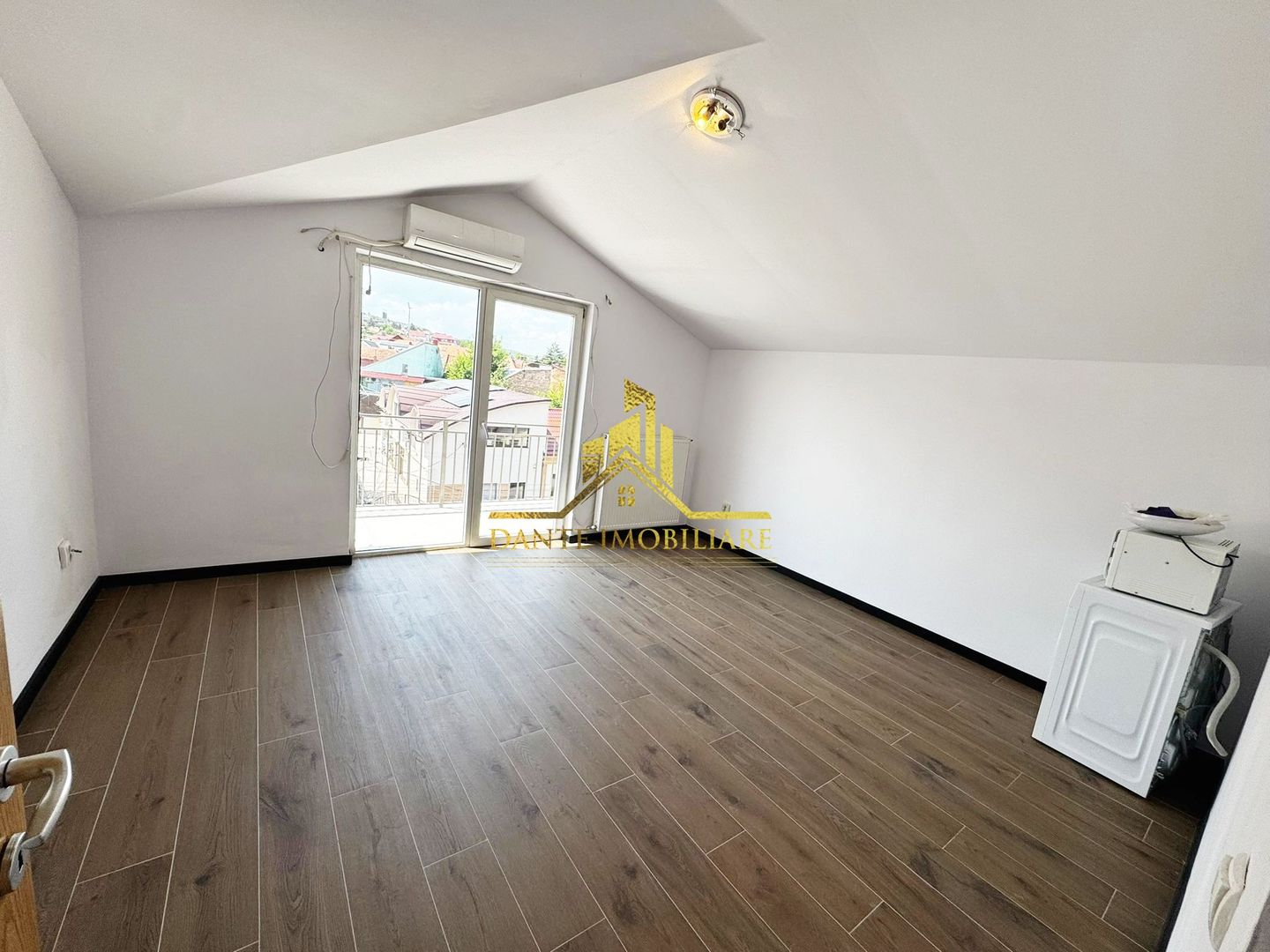 2 camere, decomandat, bloc nou, balcon, parcare, Centru, Fericirii - Poză 12