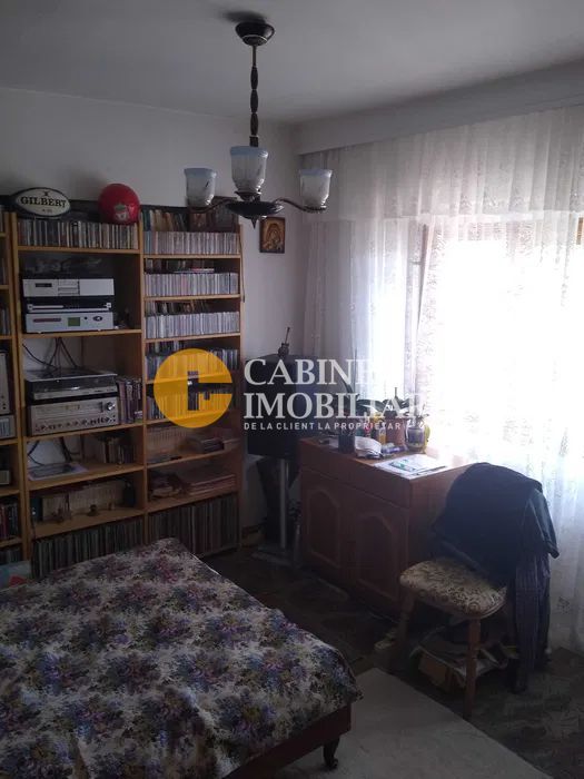 Nicolina - 4 Camere Decomandat - Etaj Intermediar +2 Bai -Bloc 1990 - Poză 3