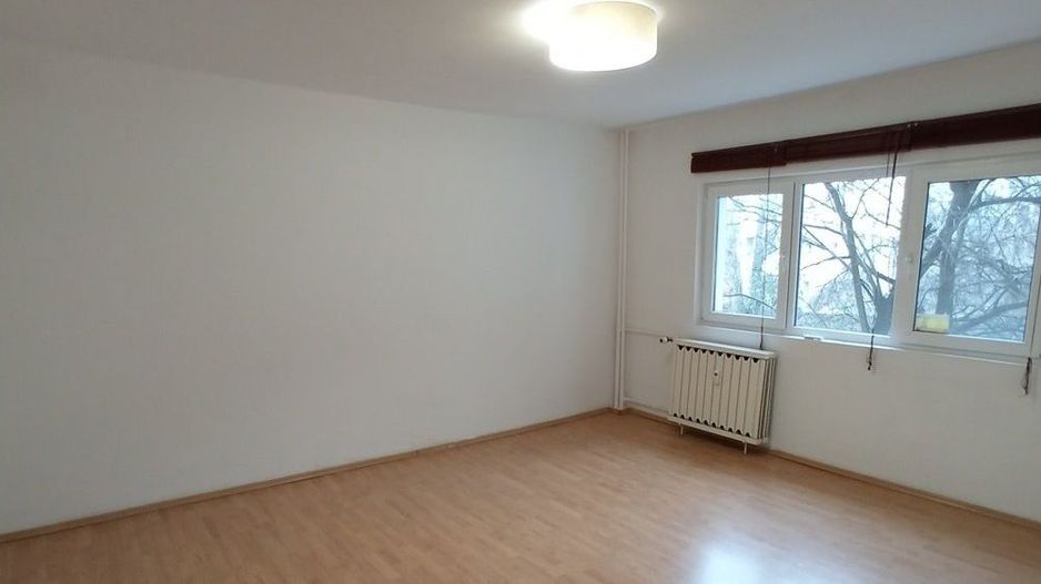Închiriez apartament 3 camere nemobilat Str Avionului Sector 1 - Poză 2