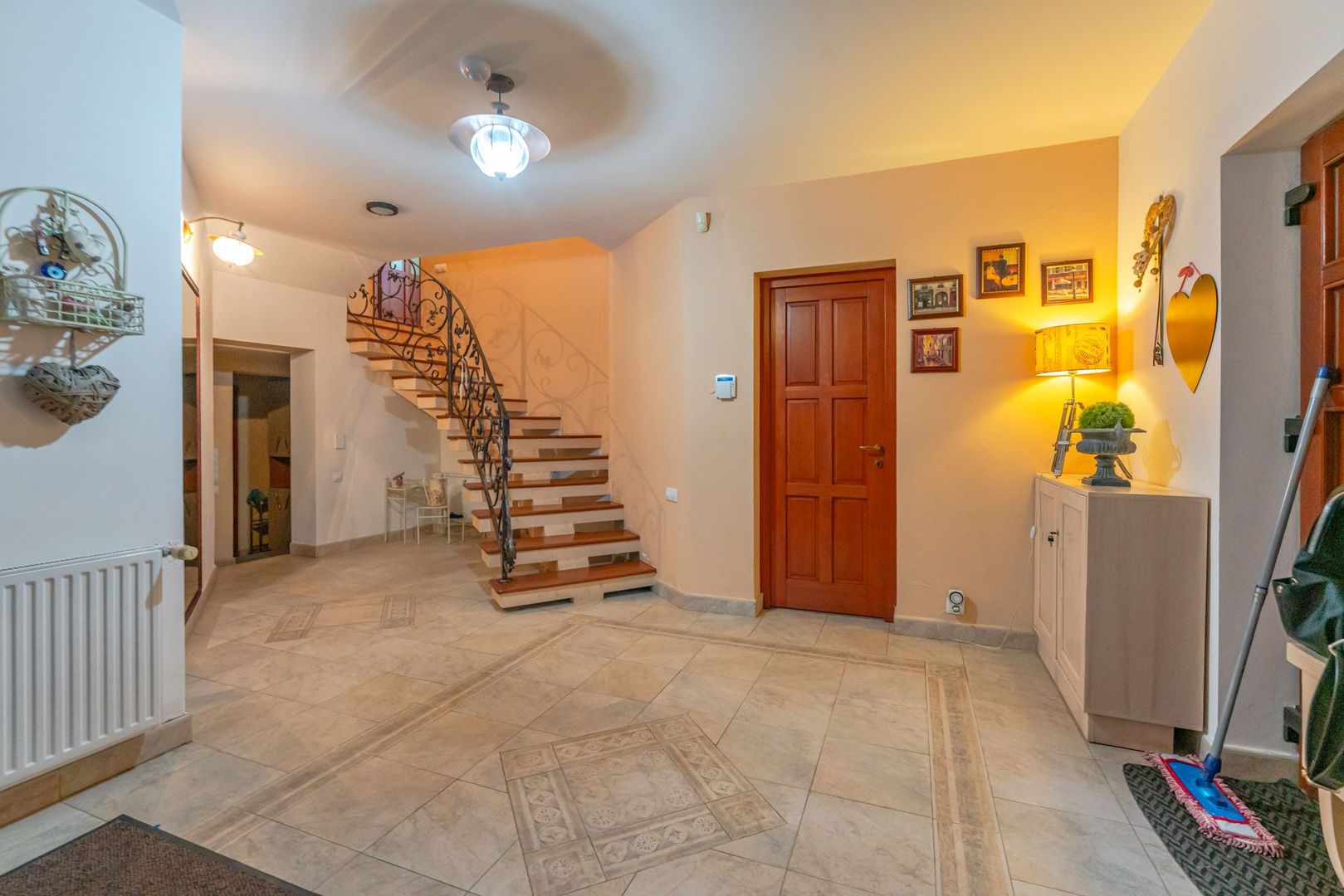 Casă individuală cu 7 camere lângă AFI Mall, ideală pentru birouri sau locuință - Poză 29