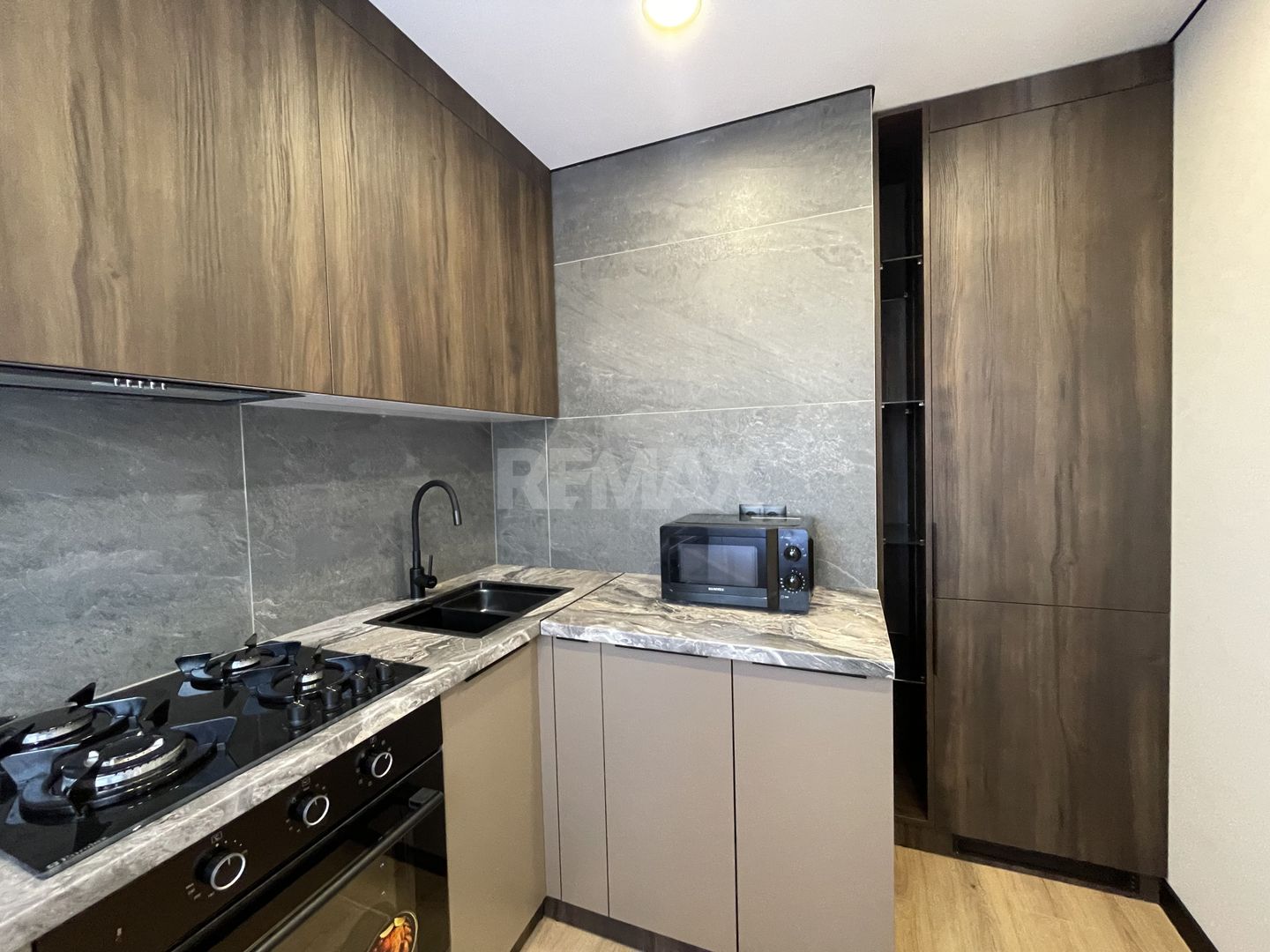 Apartament cu 2 camere plus living, sector Botanica - Poză 4