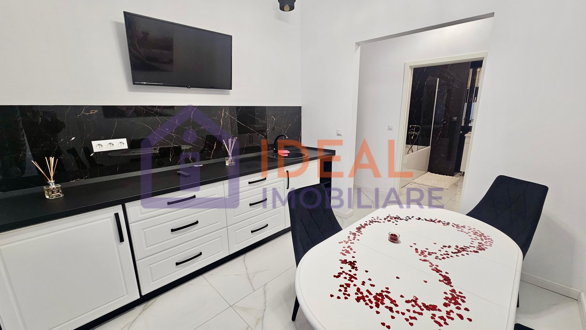 Garsonieră ultracentrală de vânzare - zona Bălcescu - Poză 4