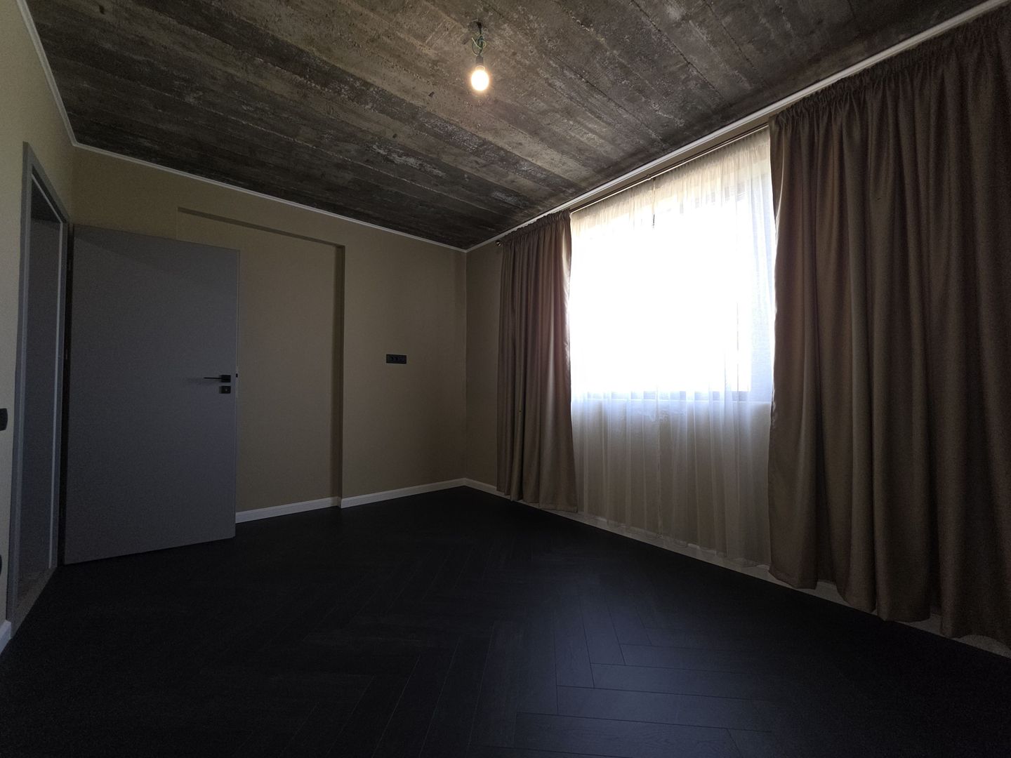 Vila intr-un peisaj idilic la 15 minute de capitala, pret imbatabil! - Poză 18