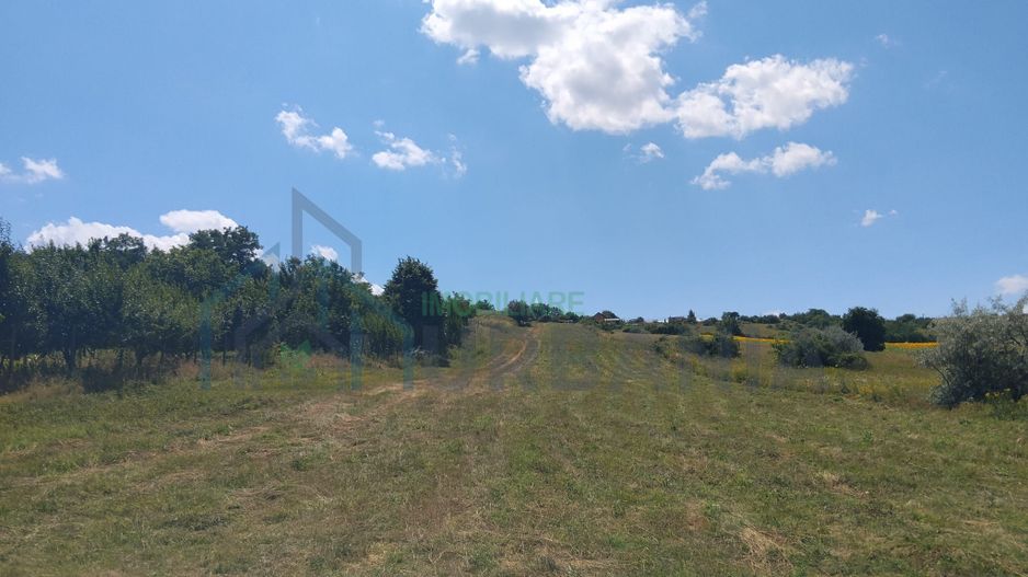 Teren de vânzare în Breazu, Rediu – acces facil la șosea și transport public - Poză 1
