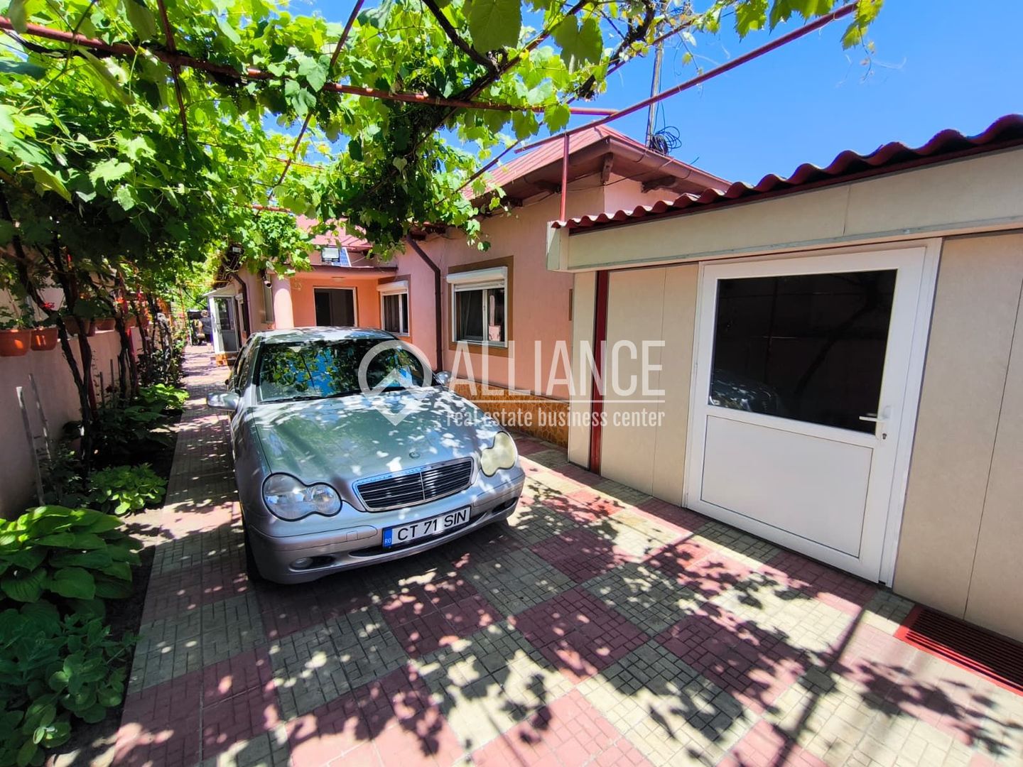 VIILE NOI - casa cu o curte generoasa disponibila imediat - Poză 23