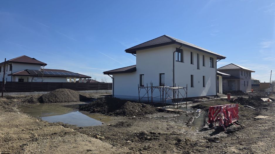 Casa in regim P+1ER de vanzare in Baltoesti - Poză 8