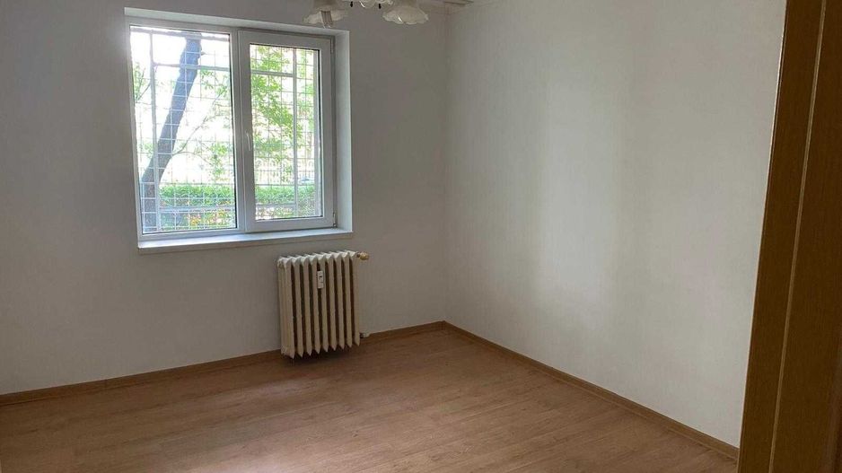 Vanzare apartament 4 camere Fizicienilor, 2 bai, bloc 1982 - Poză 1