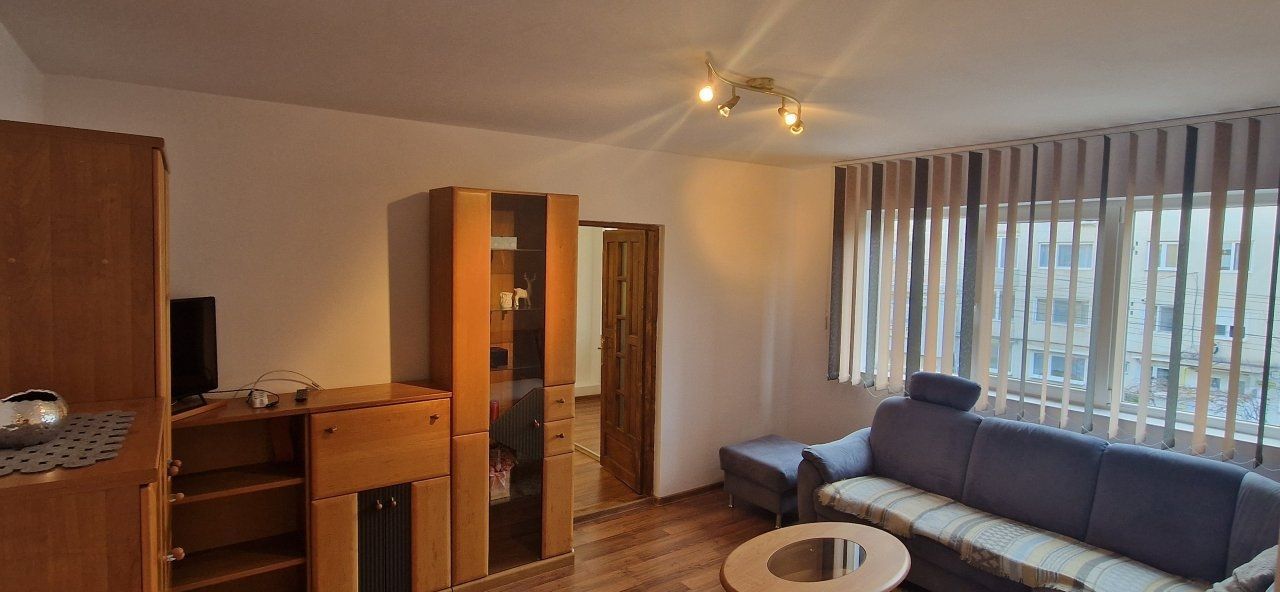 Apartament cu 3 camere de închiriat în zona Moroasa 1 - Poză 2