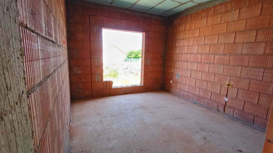 Sanandrei, Duplex pe Parter, 3 dormitoare, 2 Bai, Pozitie excelenta - Poză 12