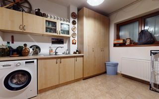 Casa cu 4 camere,237mp,zona strada Lunga - Poză 18