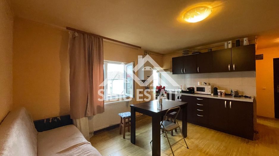 Apartament luminos cu 2 camere, la mansardă, în zonă căutată - Poză 9