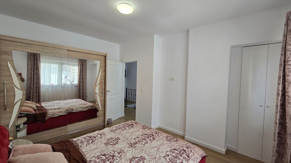 Apartament in casa insiruita, Dumbravita, 2 Dormitoare, Loc de parcare, Curte - Poză 4