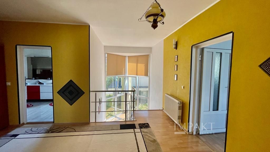 Casa deosebita cu 7 camere si piscina exterioara in cartierul Zorilor - Poză 13