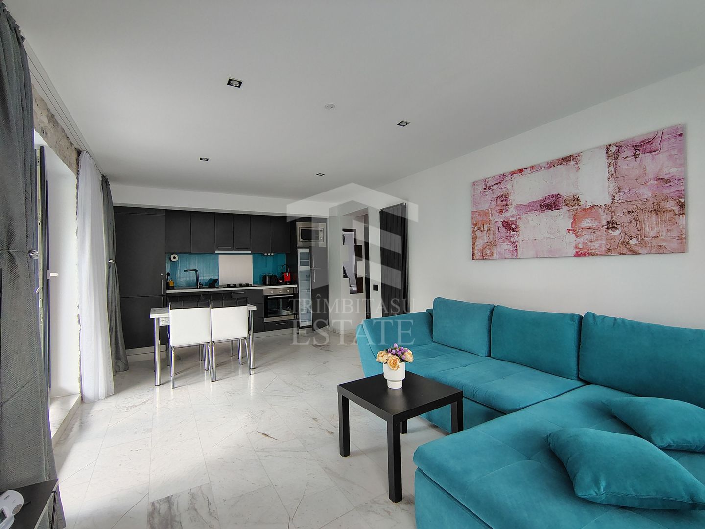 Mobilat utilat integral MODERN | Terasa 36 mp | Predeal - Poză 2