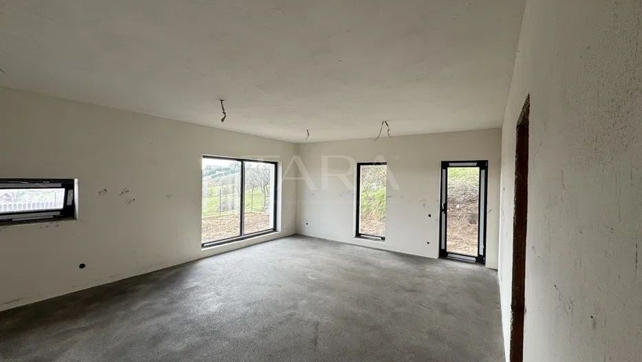 Casă spațioasă în Feleacu, ideală pentru familie - Poză 1