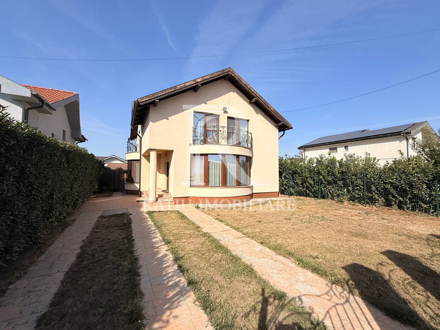 Casă spațioasă cu etaj | 204 mp | Teren 594 mp | Sântandrei - Poză 2