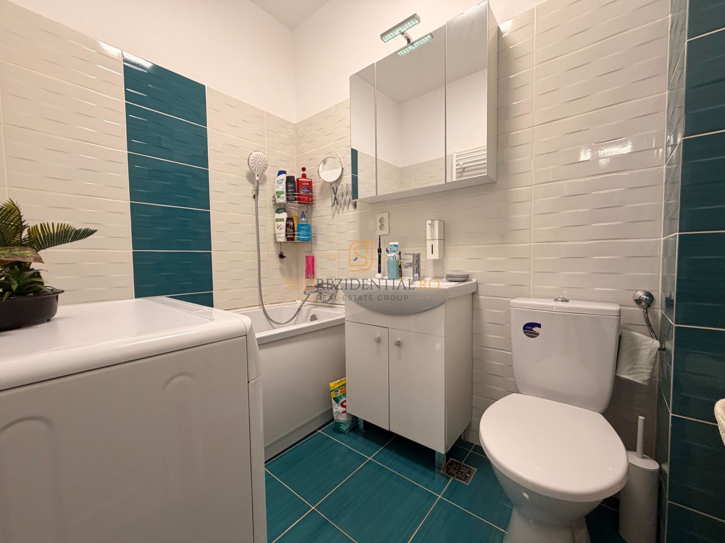 Confort și Eleganță: Apartament 3 Camere în Inima Sectorului 4 - Poză 14