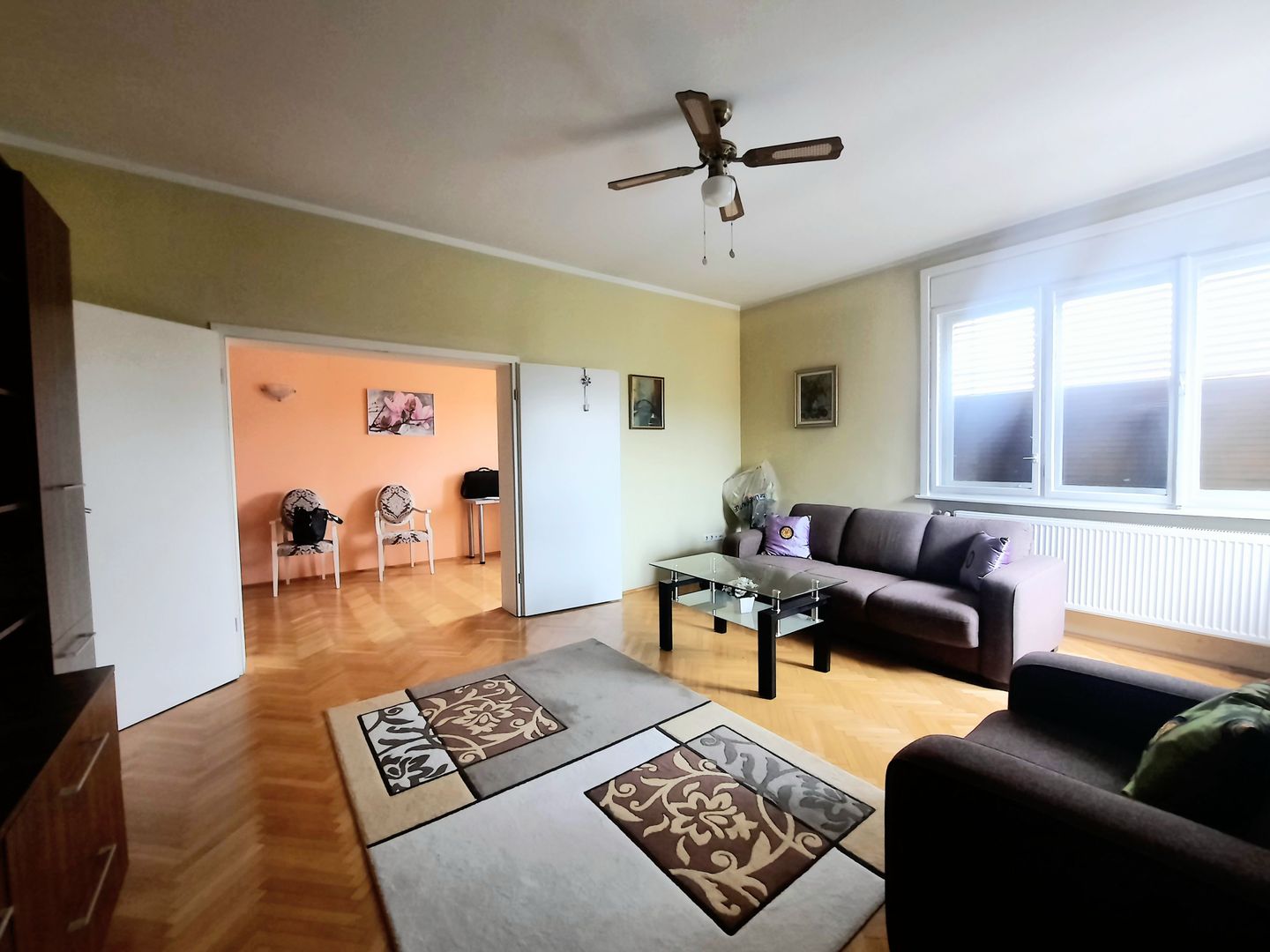 Apartament frumos si renovat cu garaj - zona Medicina - Poză 2