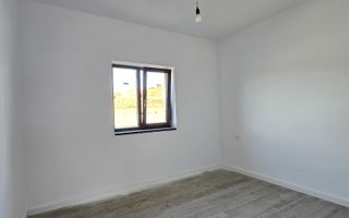 Casa parter - 4 camere - Nemobilata/partial / complet - Miroslava - Poză 2