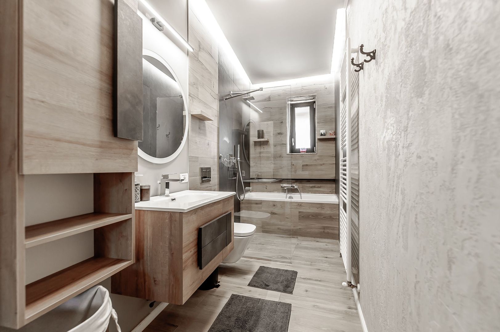 Apartament cu 3 camere ultracentral cu garaj - Poză 4