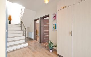 Casă modernă P+1 cu panouri fotovoltaice, complet mobilată și utilată – zona Met - Poză 8