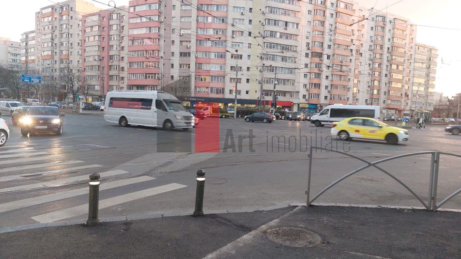 Spatiu comercial Stefan cel Mare, trafic pietonal intens, 47 mp - Poză 1