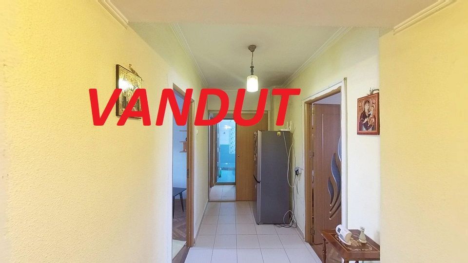 Apartament 4 Camere Ultracentral, Decomandat, Etaj 2 - Poză 1