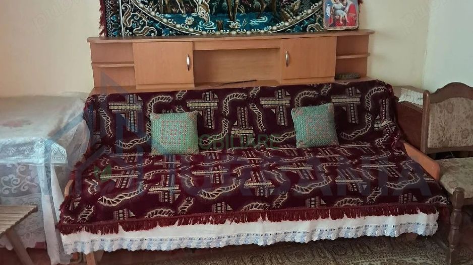 Casă renovată cu teren în Răducăneni, racorduri disponibile la poartă - Poză 4