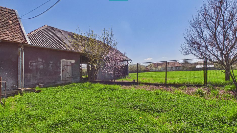 Casă solidă cu 5 camere in localitatea Almaș, Arad - Poză 22