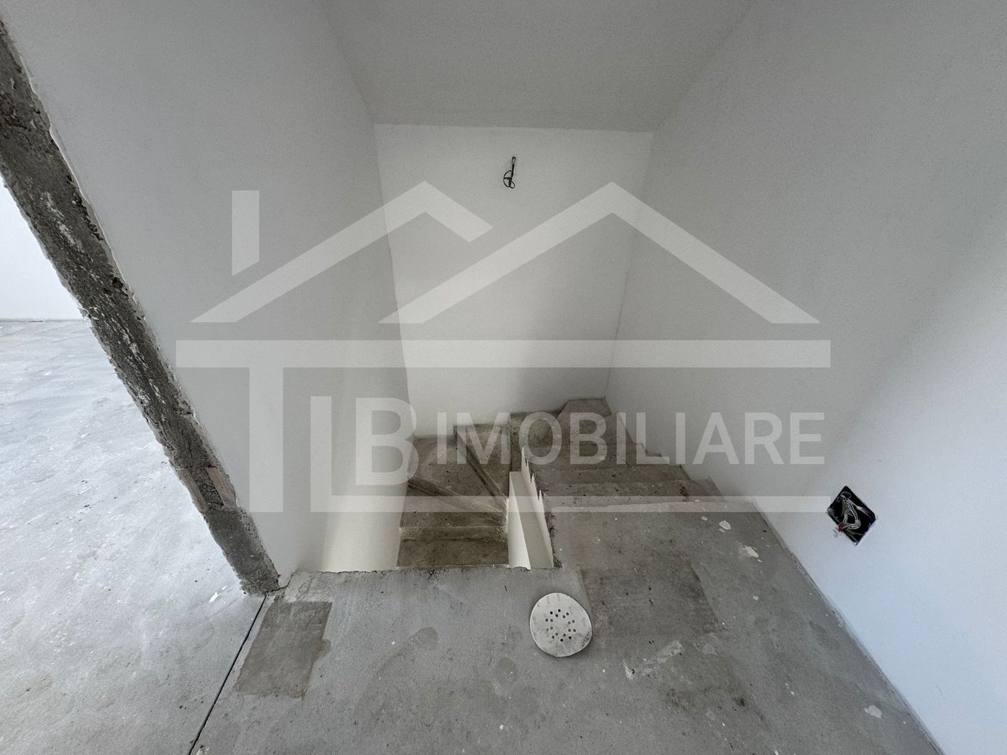 Casa cu 5 camere, 128mp, Zona Corunca - Poză 6