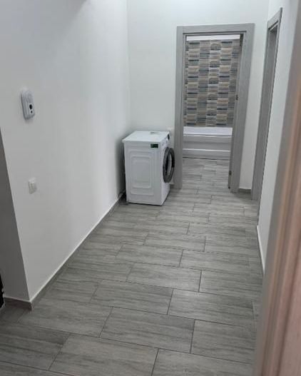 De inchiriat apartament cu 2 camere NEMOBILAT , Metalurgiei sector4 - Poză 3