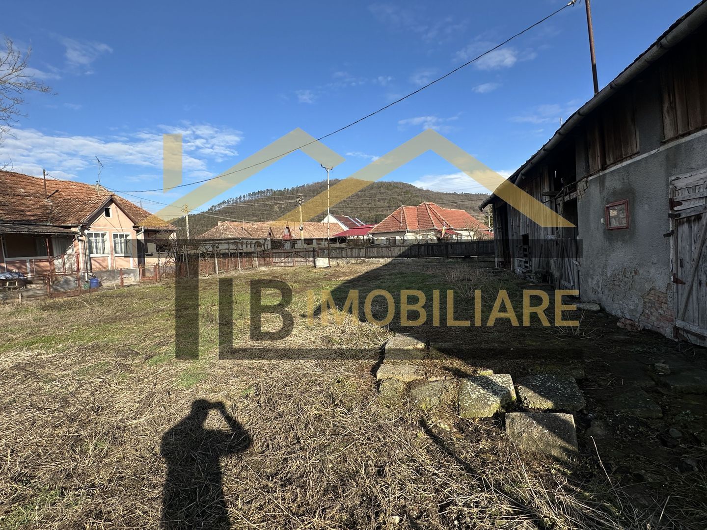 Casa de vanzare 4 camere, 2240mp teren, Zona Raciu - Poză 1