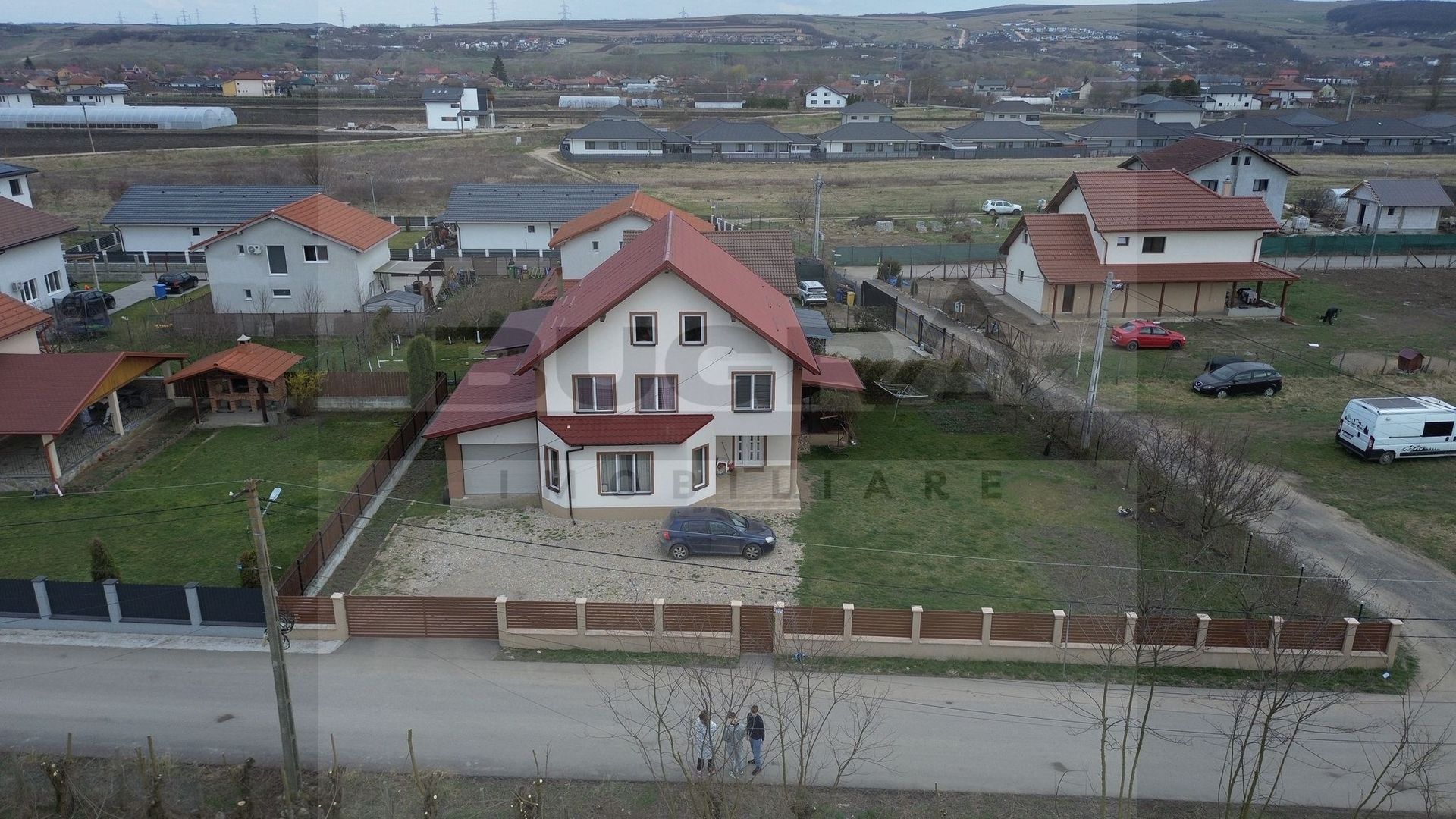 Casa individuala de 265mp, teren 720mp, la cheie, zona Jucu de Mijloc - Poză 1