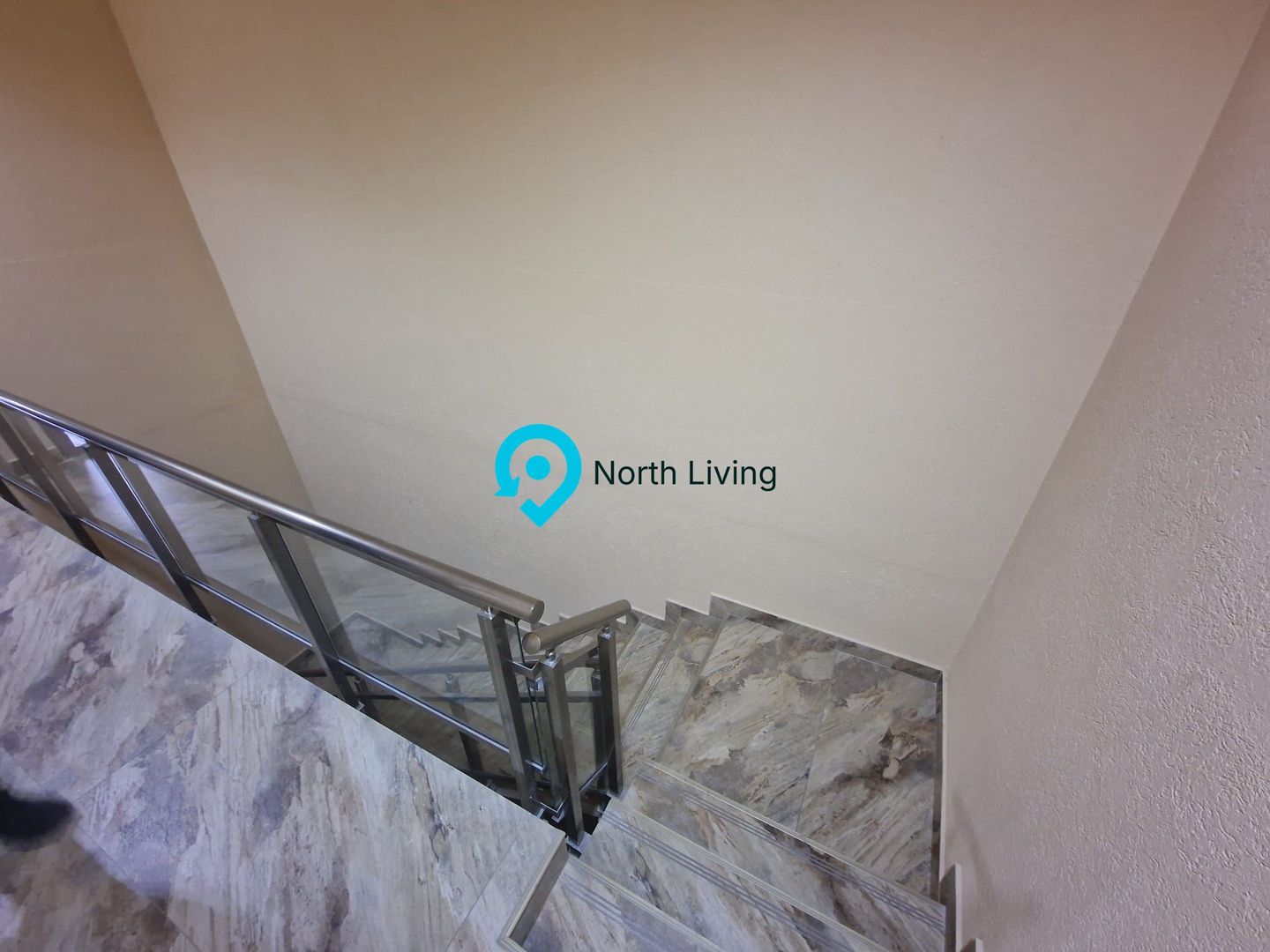 Apartament cu terasa, 99 mp, zona Andronache, mobilat complet - Poză 3